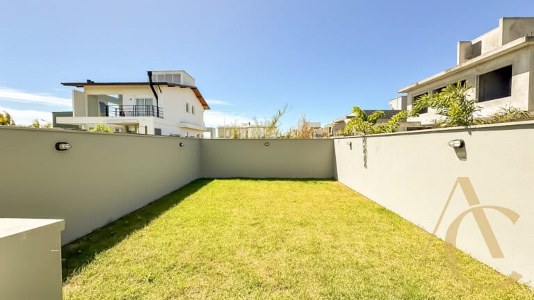 Casa à venda – 3 Suítes – Campeche – Florianópolis/SC.