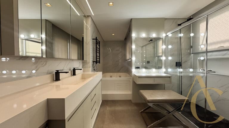 Apartamento/cobertura à venda – 03 suítes – Centro, Florianópolis/SC.