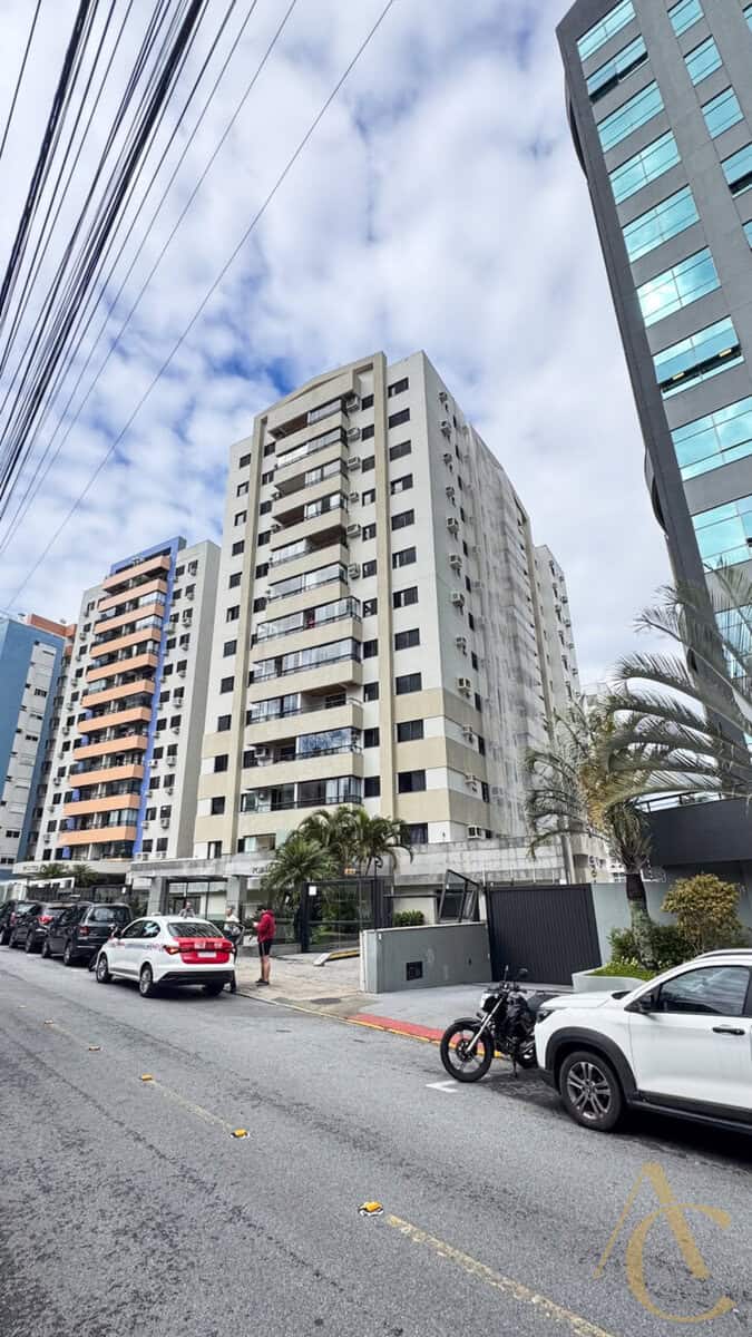 Apartamento à venda – 03 quartos sendo 01 suíte – Centro, Florianópolis/SC.