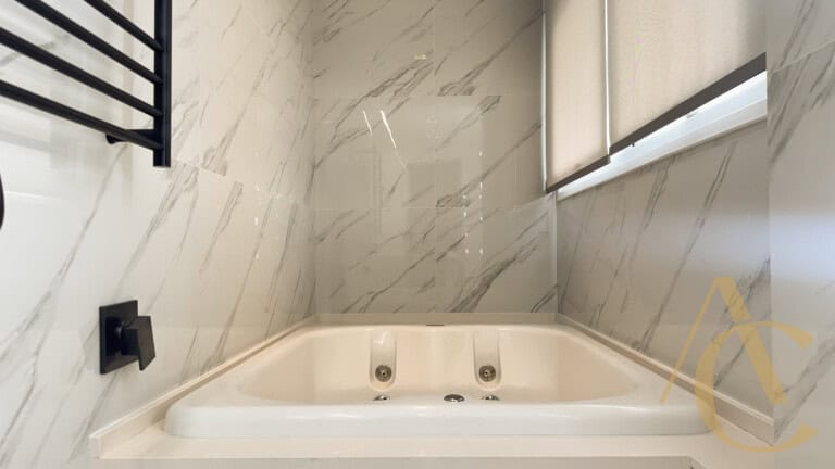 Apartamento/cobertura à venda – 03 suítes – Centro, Florianópolis/SC.