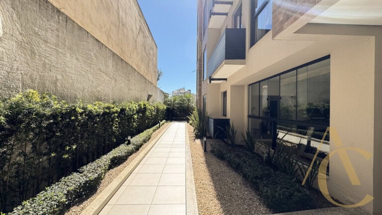 Apartamento à venda – 2 quartos sendo 1 suíte – Coqueiros, Florianópolis/SC.