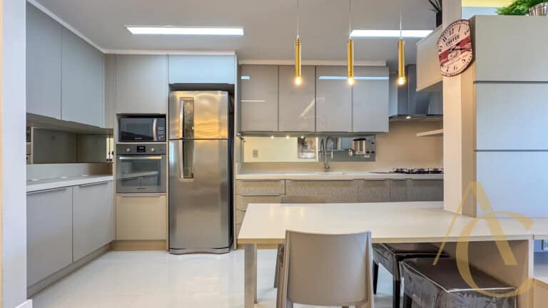 Apartamento para alugar – 2 suítes – Agronômica, Florianópolis/SC.