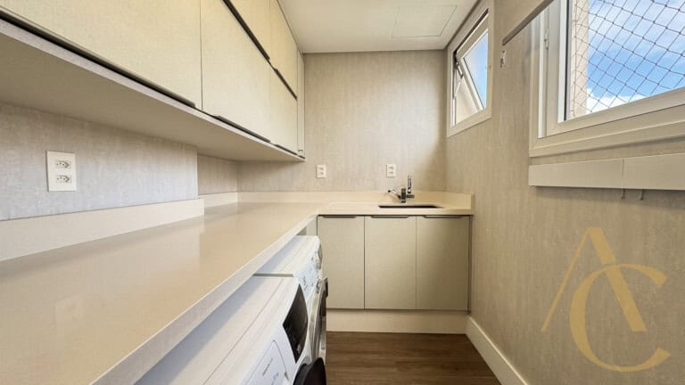 Apartamento/cobertura à venda – 03 suítes – Centro, Florianópolis/SC.