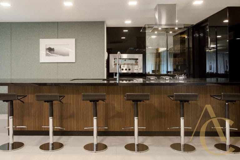 Apartamento para alugar – 2 suítes – Agronômica, Florianópolis/SC.