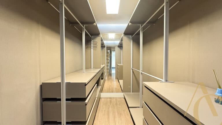 Apartamento/cobertura à venda – 03 suítes – Centro, Florianópolis/SC.