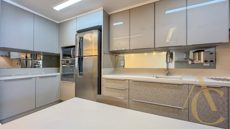 Apartamento para alugar – 2 suítes – Agronômica, Florianópolis/SC.