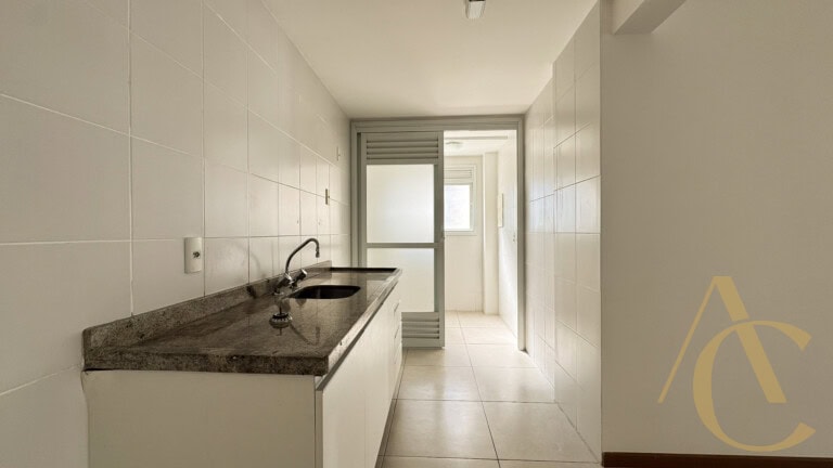 Apartamento para alugar – 96,37m² – 1 suíte e 2 demi suites – Abraão – Florianópolis/SC.