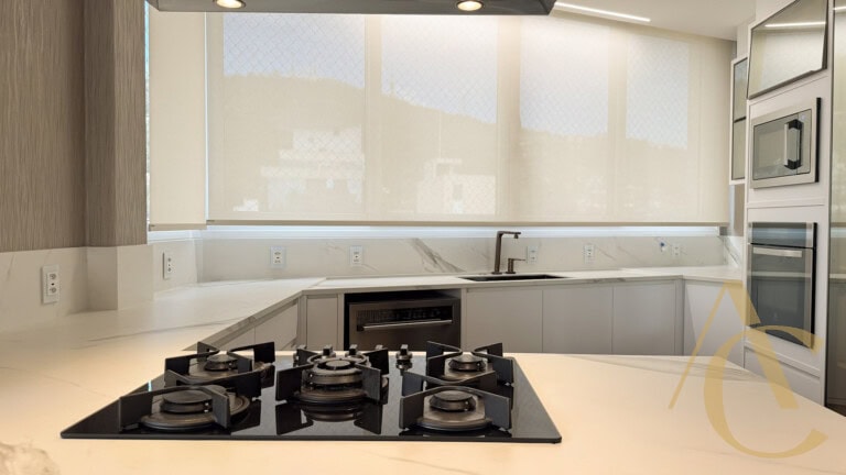 Apartamento/cobertura à venda – 03 suítes – Centro, Florianópolis/SC.