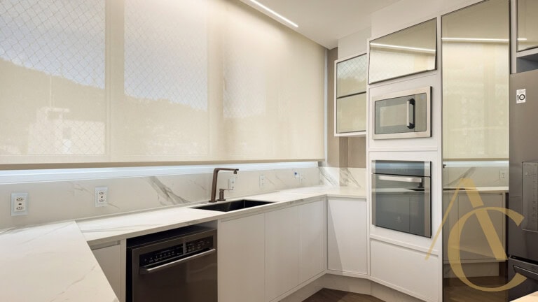 Apartamento/cobertura à venda – 03 suítes – Centro, Florianópolis/SC.