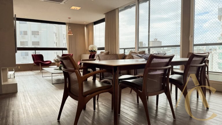 Apartamento/cobertura à venda – 03 suítes – Centro, Florianópolis/SC.