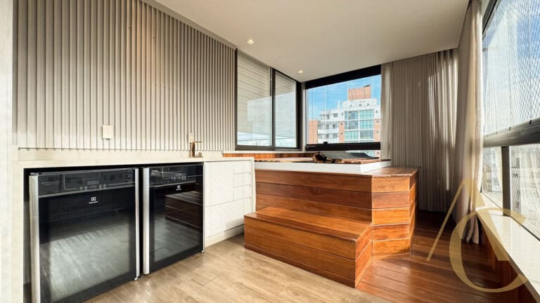 Apartamento/cobertura à venda – 03 suítes – Centro, Florianópolis/SC.