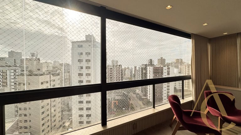 Apartamento/cobertura à venda – 03 suítes – Centro, Florianópolis/SC.