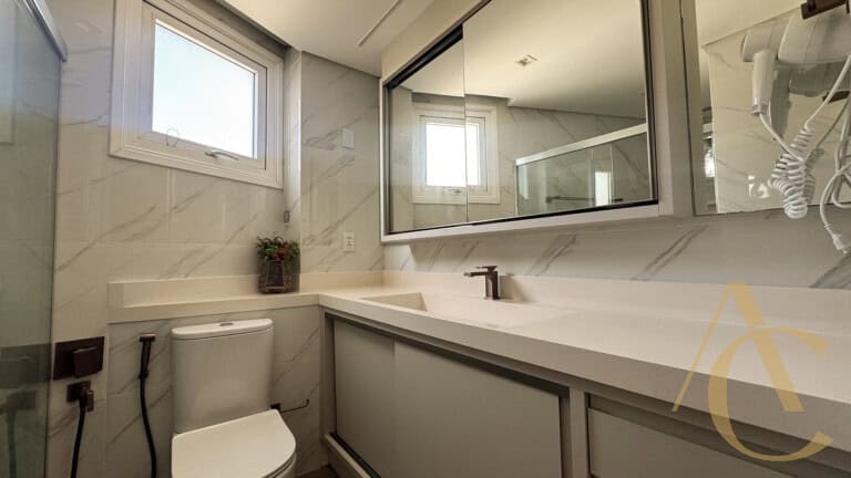 Apartamento/cobertura à venda – 03 suítes – Centro, Florianópolis/SC.