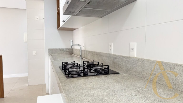 Apartamento à venda – 2 quartos sendo 1 suíte – Coqueiros, Florianópolis/SC.