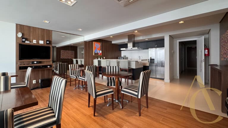 Apartamento/cobertura à venda – 03 suítes – Centro, Florianópolis/SC.