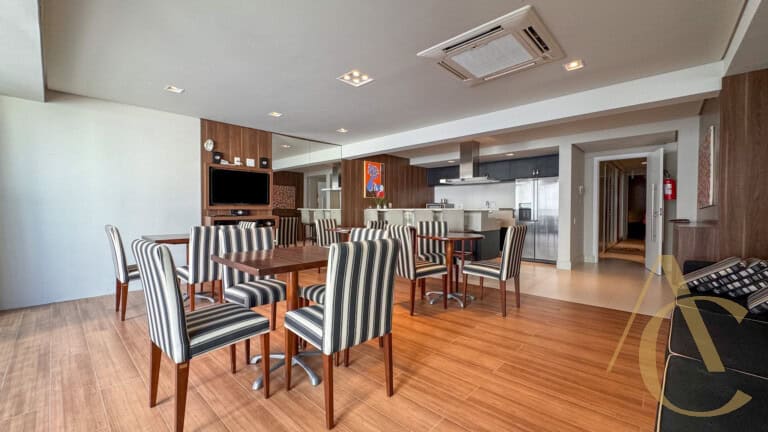 Apartamento/cobertura à venda – 03 suítes – Centro, Florianópolis/SC.