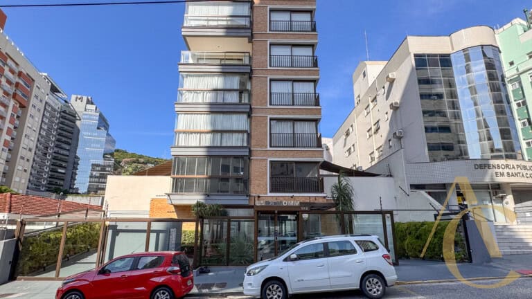 Apartamento/cobertura à venda – 03 suítes – Centro, Florianópolis/SC.