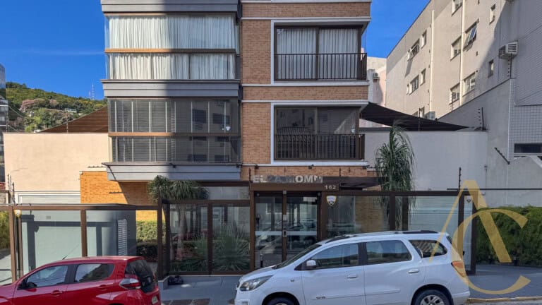 Apartamento/cobertura à venda – 03 suítes – Centro, Florianópolis/SC.