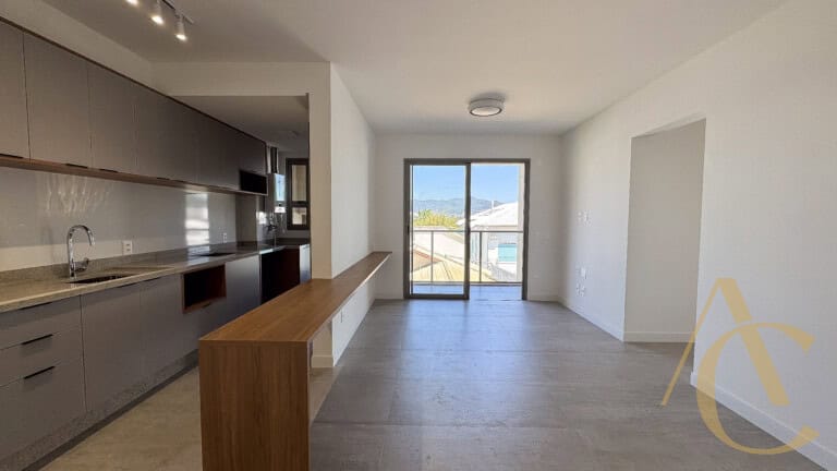 Apartamento para locação – 1 suíte e 2 demi-suítes – João Paulo, Florianópolis/SC.