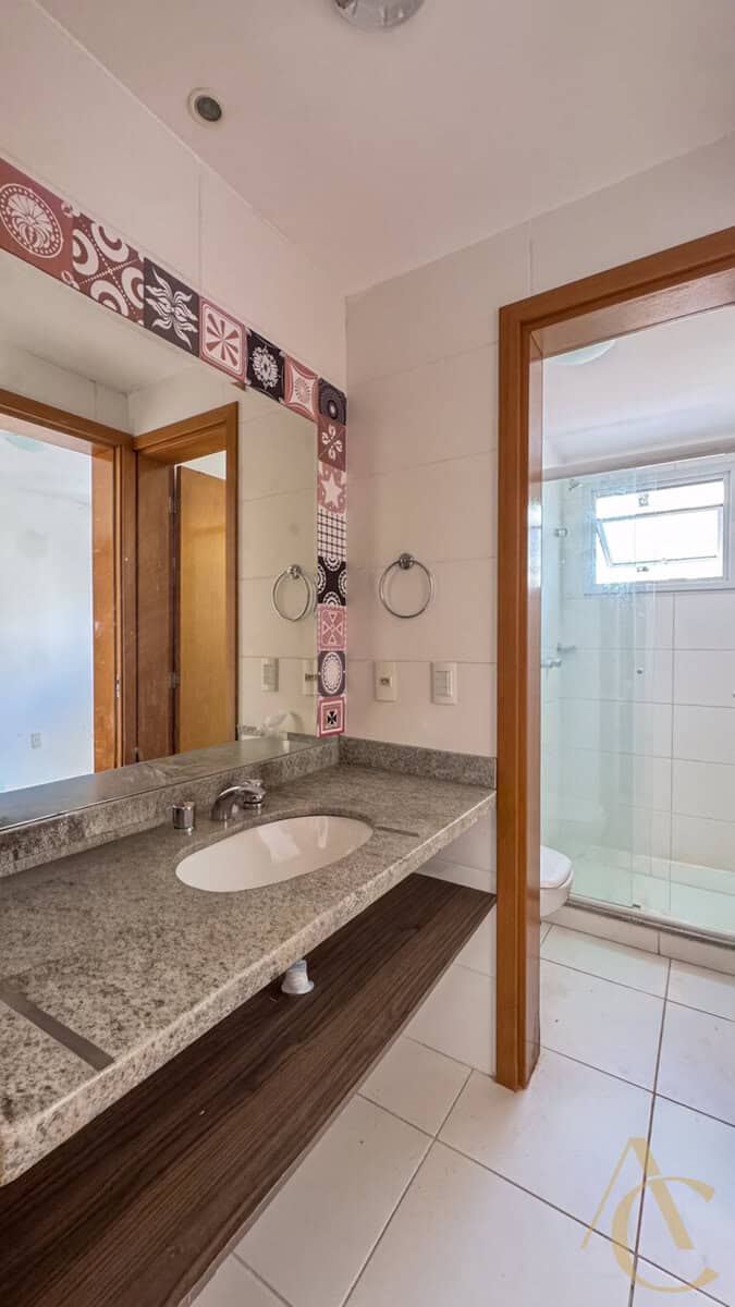 Apartamento para alugar – 1 suíte e 2 demi-suítes –  Abraão – Florianópolis/SC.