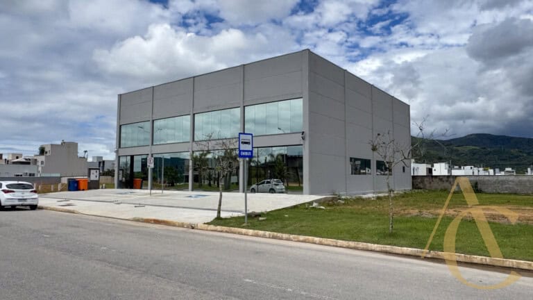 Loja para locação – 446,38m² – Deltaville – Biguaçu/SC.