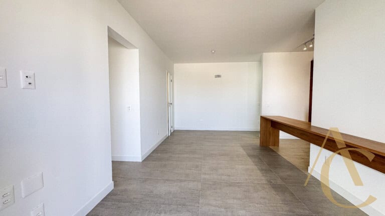 Apartamento para locação – 1 suíte e 2 demi-suítes – João Paulo, Florianópolis/SC.