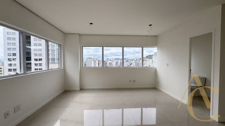 Sala para alugar – 77,45m² – Centro – Florianópolis/SC.