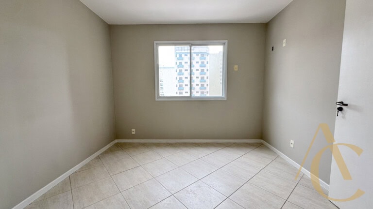 Apartamento à venda – 03 quartos, sendo 01 suíte  – Centro – Florianópolis/SC.