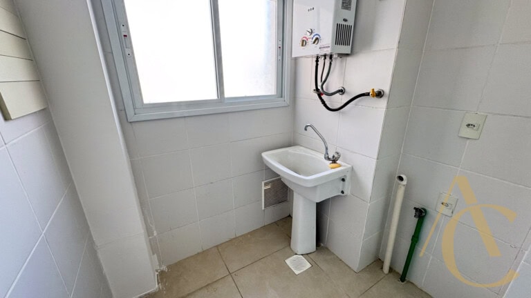 Apartamento para alugar – 1 suíte e 2 demi-suítes –  Abraão – Florianópolis/SC.