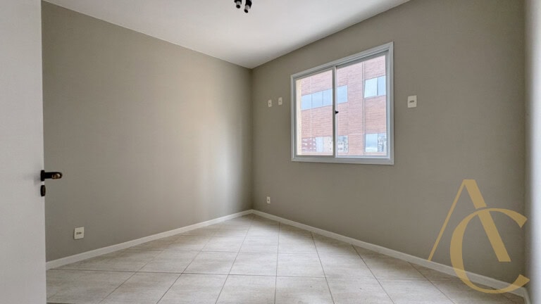 Apartamento à venda – 03 quartos, sendo 01 suíte  – Centro – Florianópolis/SC.