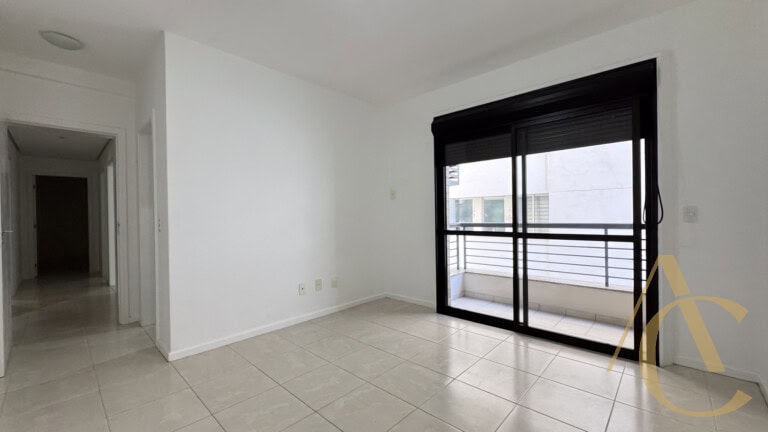 Apartamento à venda – 4 quartos sendo 2 suítes – Centro – Florianópolis/SC.