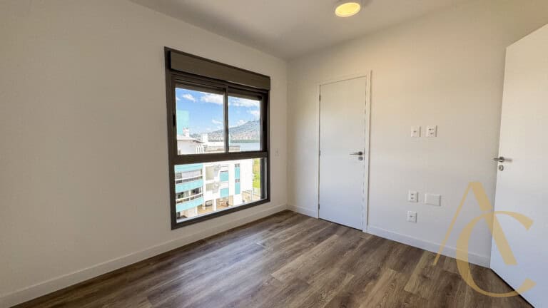 Apartamento para locação – 1 suíte e 2 demi-suítes – João Paulo, Florianópolis/SC.