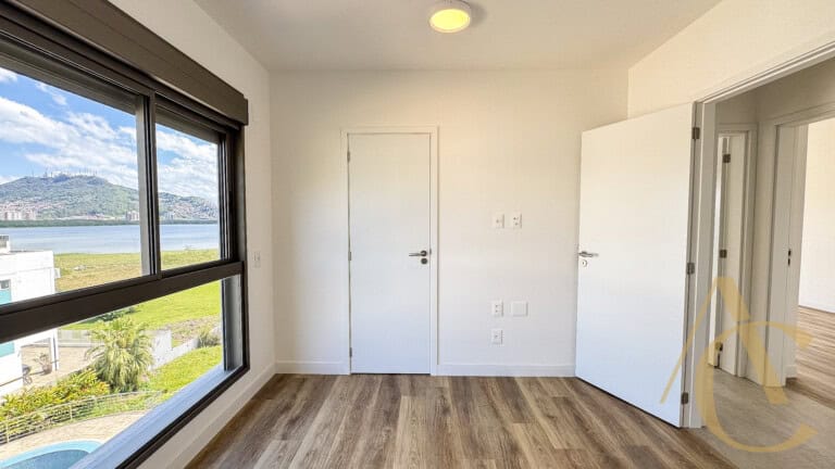 Apartamento para locação – 1 suíte e 2 demi-suítes – João Paulo, Florianópolis/SC.