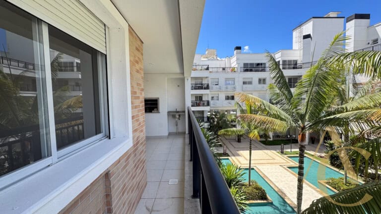 Apartamento para alugar – 1 suíte e 2 demi-suítes –  Abraão – Florianópolis/SC.
