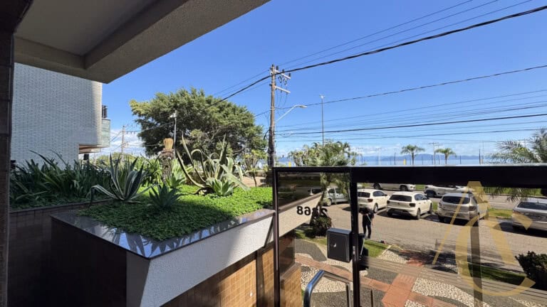 Apartamento à venda – 4 quartos sendo 2 suítes – Centro – Florianópolis/SC.