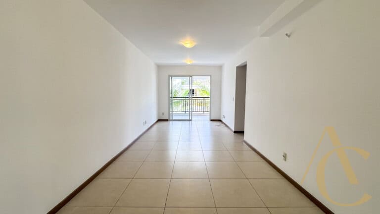 Apartamento para alugar – 1 suíte e 2 demi-suítes –  Abraão – Florianópolis/SC.