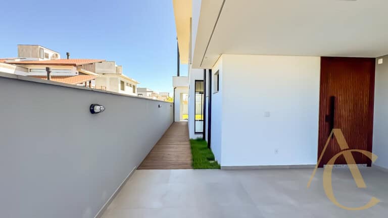 Casa à venda – 3 Suítes – Campeche – Florianópolis/SC.
