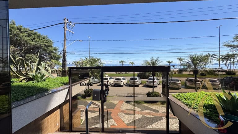 Apartamento à venda – 4 quartos sendo 2 suítes – Centro – Florianópolis/SC.