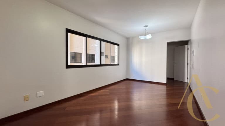 Apartamento à venda – 4 quartos sendo 2 suítes – Centro – Florianópolis/SC.