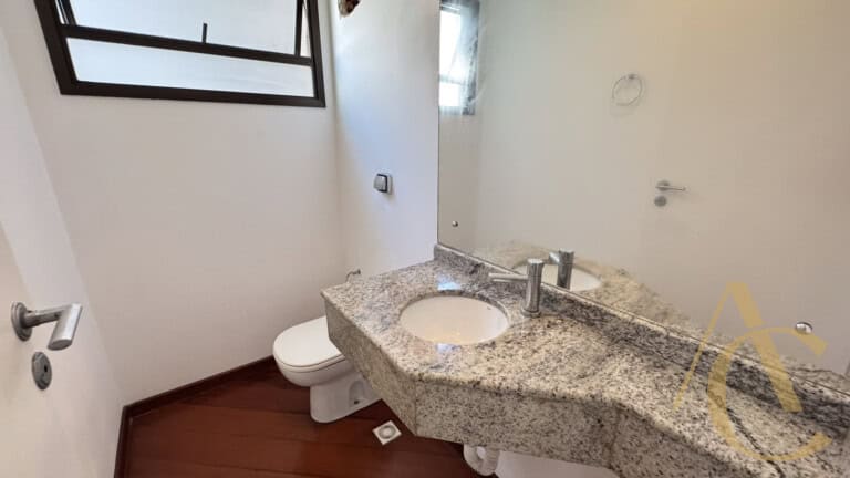 Apartamento à venda – 4 quartos sendo 2 suítes – Centro – Florianópolis/SC.