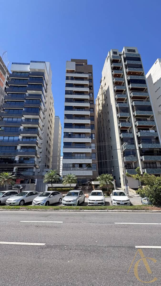 Apartamento à venda – 4 quartos sendo 2 suítes – Centro – Florianópolis/SC.