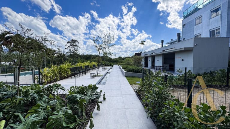 Apartamento duplex à venda – 2 suítes – João Paulo – Florianópolis/SC.