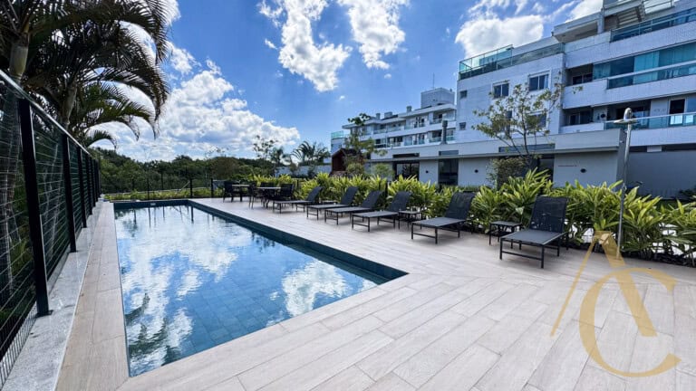 Apartamento duplex à venda – 2 suítes – João Paulo – Florianópolis/SC.