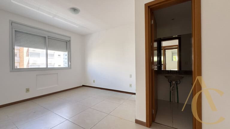 Apartamento para alugar – 1 suíte e 2 demi-suítes –  Abraão – Florianópolis/SC.
