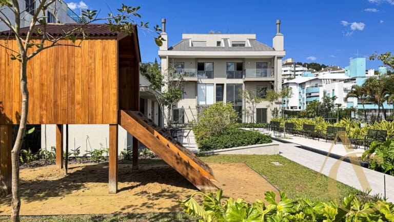 Apartamento duplex à venda – 2 suítes – João Paulo – Florianópolis/SC.