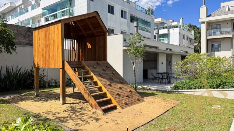 Apartamento duplex à venda – 2 suítes – João Paulo – Florianópolis/SC.