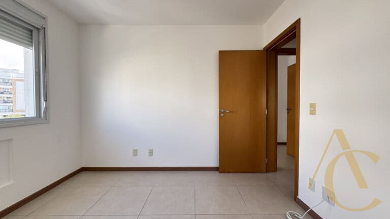 Apartamento para alugar – 1 suíte e 2 demi-suítes –  Abraão – Florianópolis/SC.