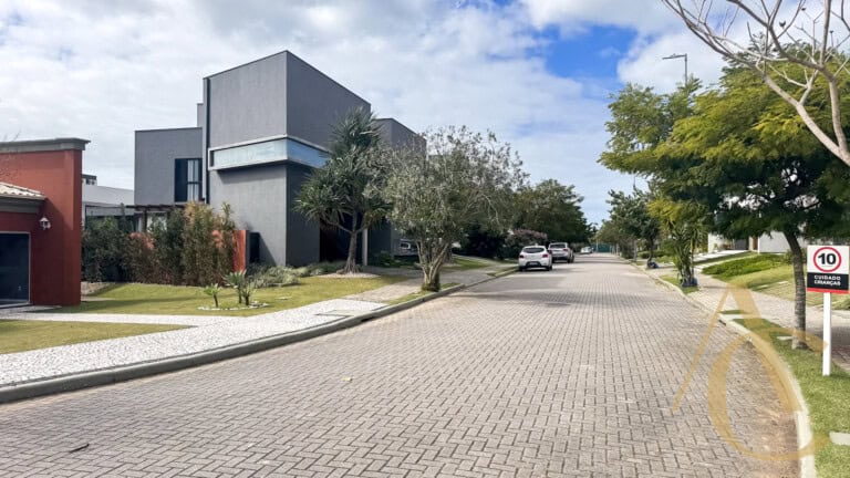 Casa residencial para venda – 4 suítes – Campeche, Florianópolis/SC.