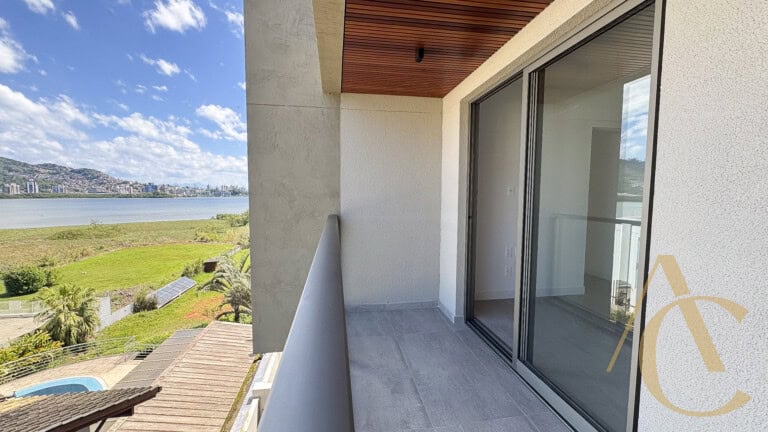 Apartamento para locação – 1 suíte e 2 demi-suítes – João Paulo, Florianópolis/SC.