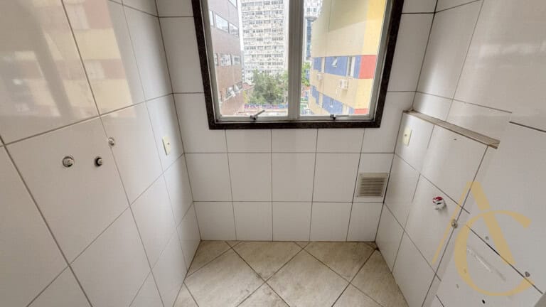 Apartamento à venda – 03 quartos, sendo 01 suíte  – Centro – Florianópolis/SC.